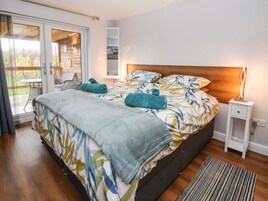 1 bedroom, individually decorated, individually furnished, free WiFi