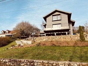 Exterior - Gîte du château (Montfaucon)