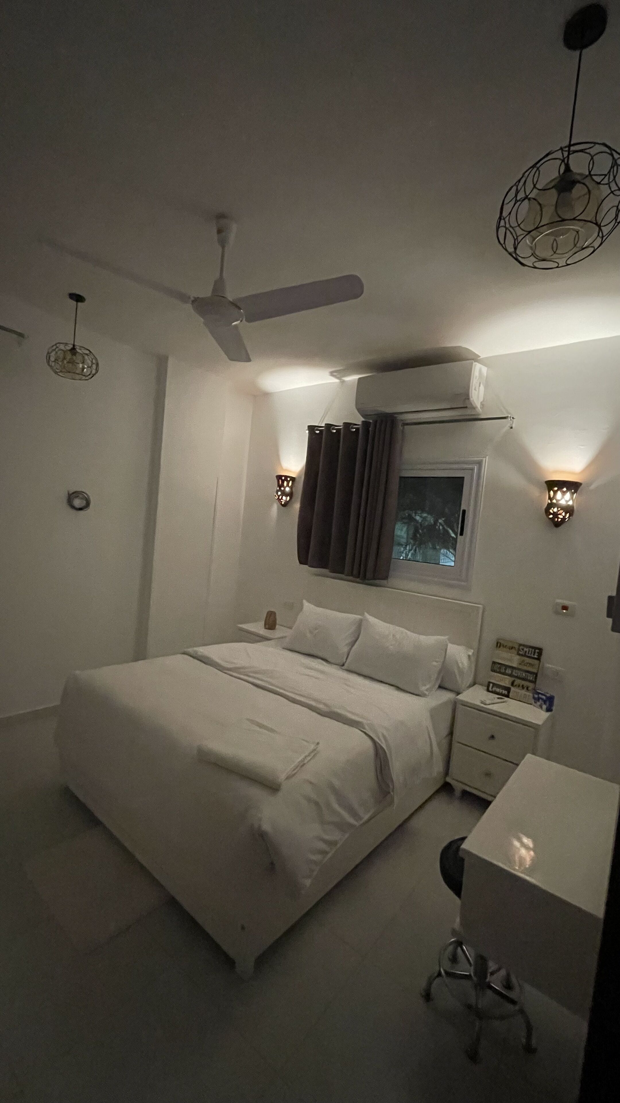 Selimut bulu angsa dan didekorasi berbeda-beda