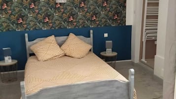 1 slaapkamer, een bureau, gratis wifi, beddengoed