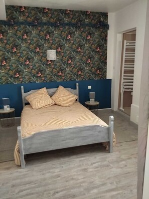 1 chambre, bureau, Wi-Fi gratuit, draps fournis