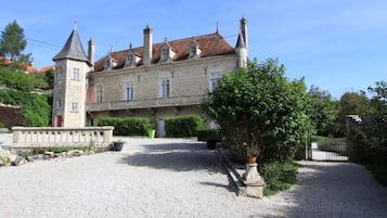 House, Ensuite | Exterior