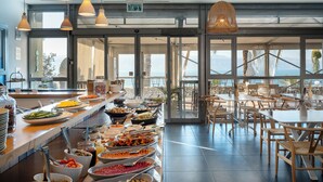 Petit déjeuner buffet