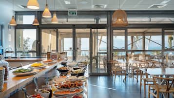 Colazione a buffet inclusa, servita tutte le mattine