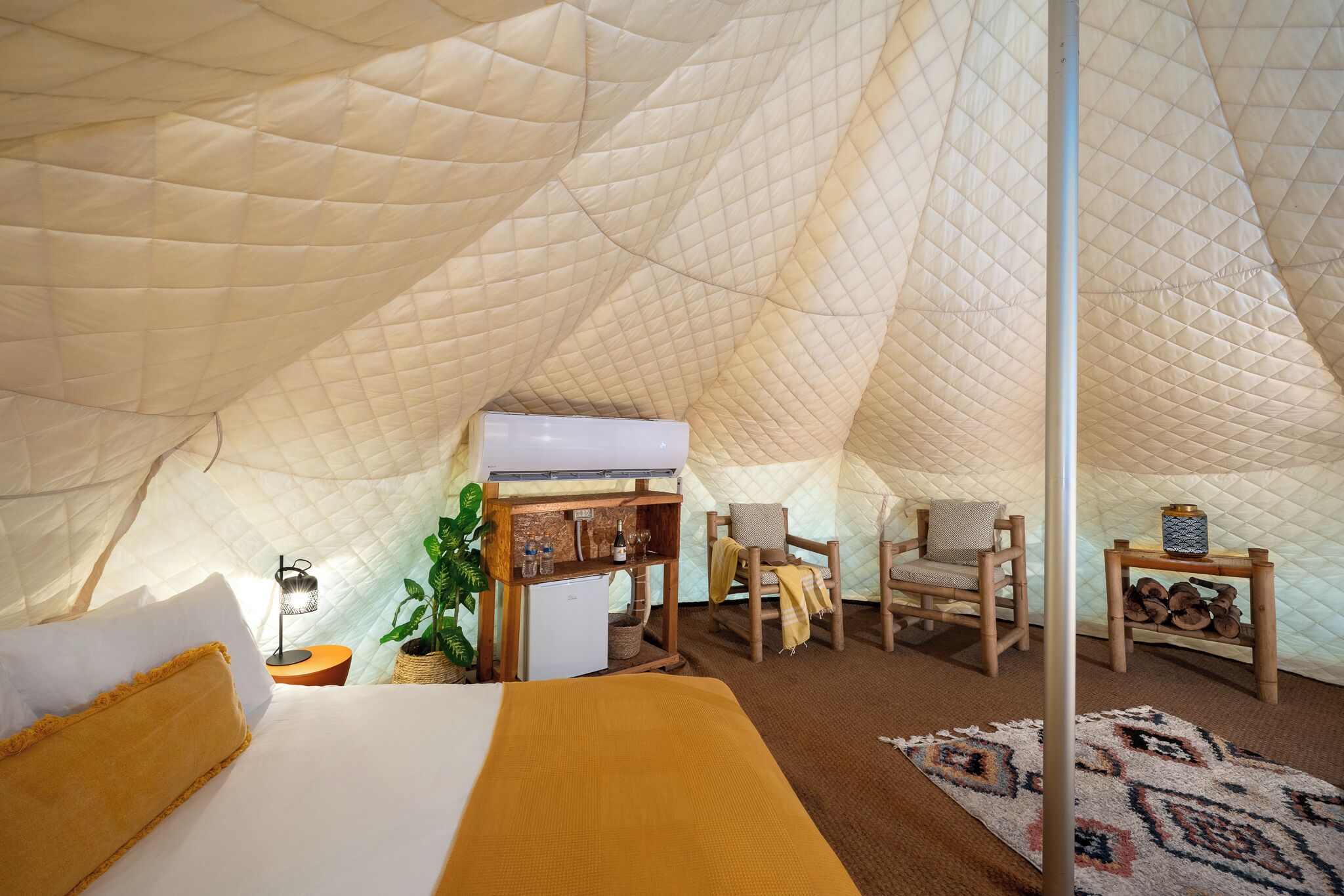 Tenda Romantica | 1 camera, biancheria da letto di alta qualità, lenzuola