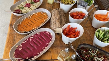 Sudah termasuk sarapan prasmanan setiap hari