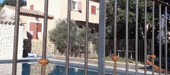 Villa with pool + unusual accommodation in a tree