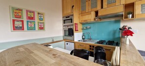Classic Apartment, Private Bathroom | Shared kitchen