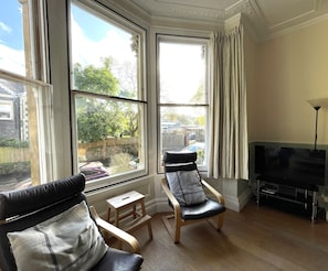 Classic Apartment, Private Bathroom | Lounge