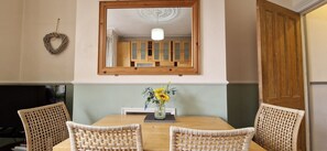 Classic Apartment, Private Bathroom | Dining