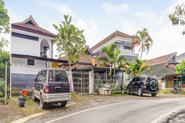 Hotel O Sukun Syariah Homestay - Malang