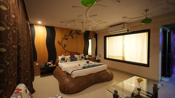 Desk, bed sheets
