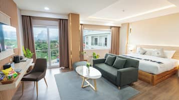 Executive Single Room | Egyptian cotton sheets, premium bedding, Select Comfort beds, desk