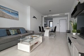 TV - SUNSET WAVES sea view apartments (Benidorm)