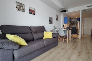 TV - CALA ALTA sun & beach apartments (Benidorm)