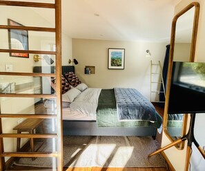 1 غرفة نوم ومكتب وسرير سفر وواي فاي