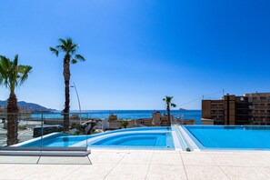 A heated pool - SUNSET CLIFFS sea view apartments (Benidorm)