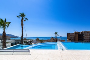 Lämmitetty uima-allas