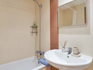 Combined shower/bathtub, hair dryer, towels - ESTRELLA honey apartment (Benidorm)