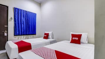 Kamar Twin Standar | Meja kerja, ruang kerja ramah laptop, Wi-Fi gratis, dan seprai linen