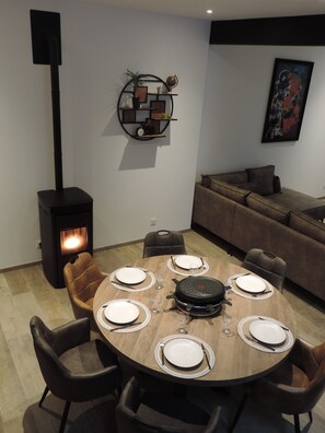 Dining - New loft lake side city side all on foot (Gérardmer)