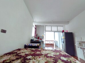 Appartement de base, 1 chambre, vue sur le lac | Minibar, espace de travail pour ordinateurs portables