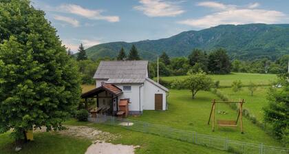 Plitvice Lakes House By The Creek