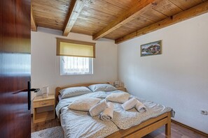 2 bedrooms, iron/ironing board, free WiFi, bed sheets - Plitvice Lakes House By The Creek (Plitvicka Jezera)
