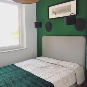 1 bedroom, desk, iron/ironing board, WiFi