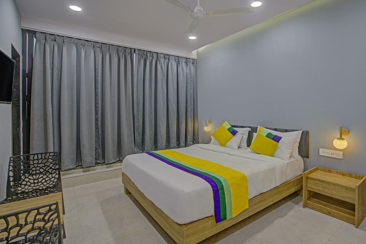 Standardzimmer (Hi Speed Internet & Working Desk) | Schreibtisch, schallisolierte Zimmer, Bettwäsche