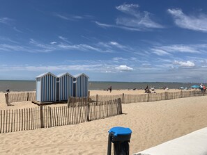 Beach - Cosy, spacious 200 m2 villa on one level, in a quiet location (Saint Mard)