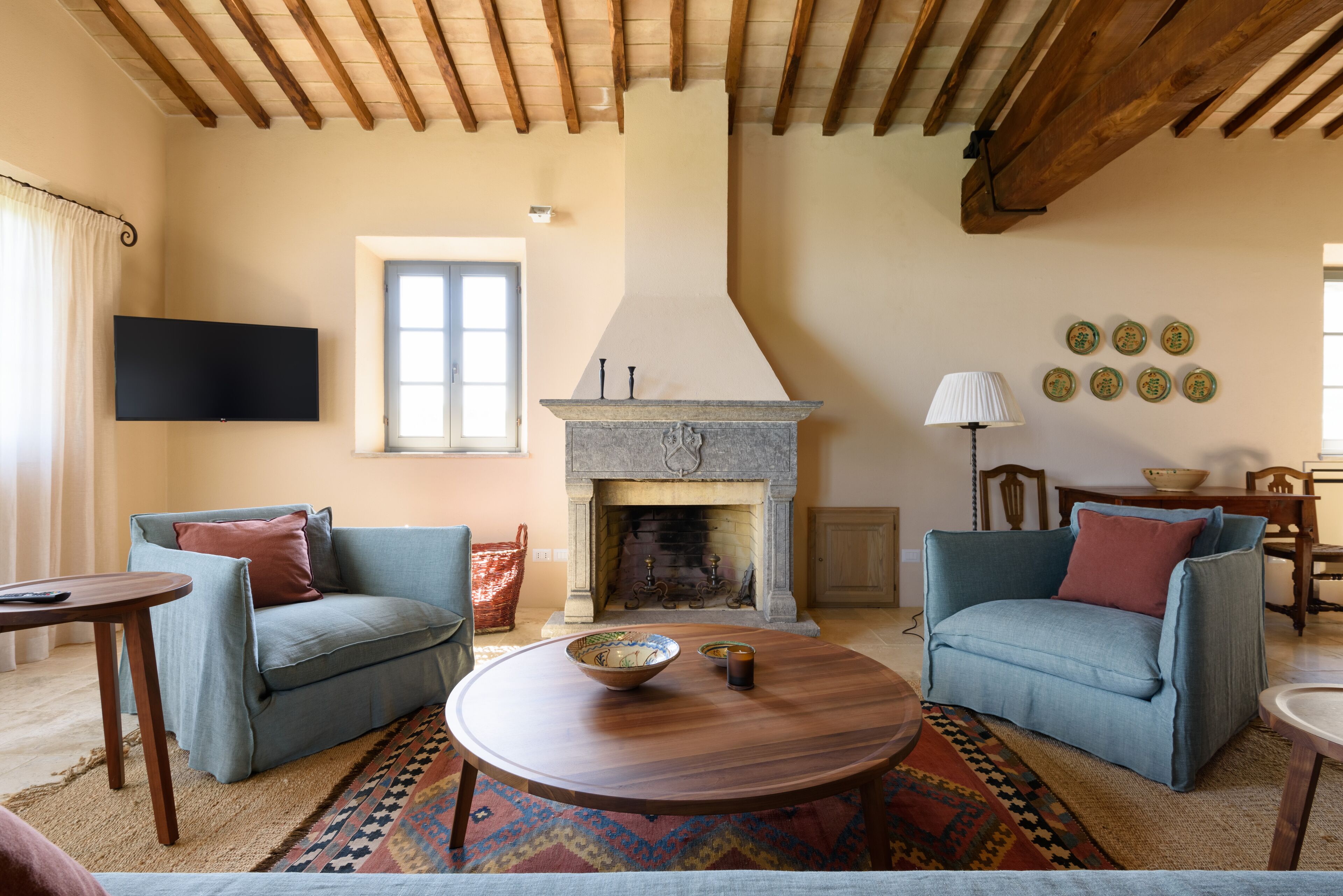 Recently restored Villa in Tuscany, sleeps 12, sw.pool, big garden, olive grove.