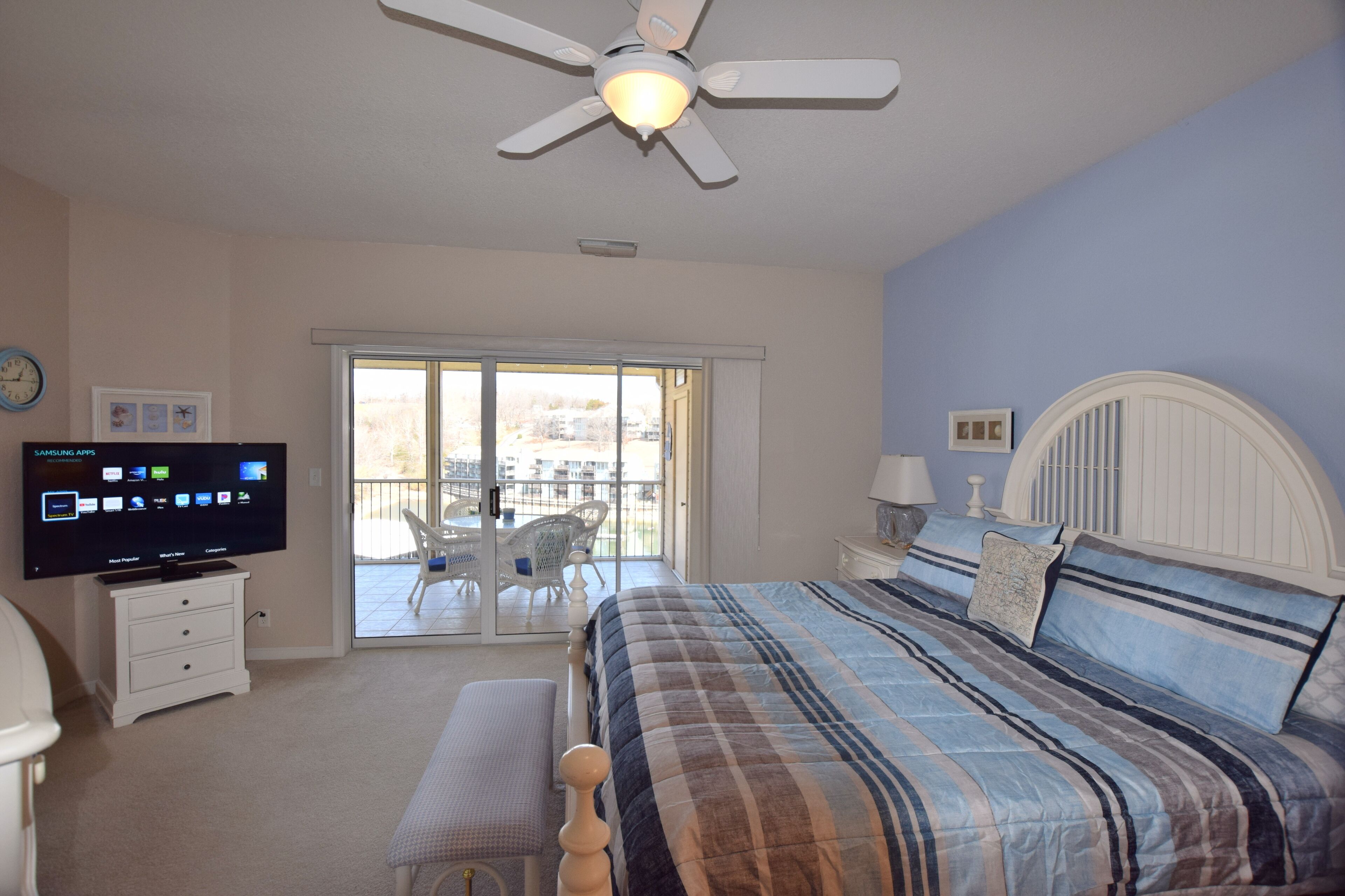 WATERFRONT Condo/Bristol Bay/Screened in balcony/Boat Slip Available & Garage