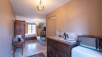 1 bedroom, premium bedding, minibar, individually decorated