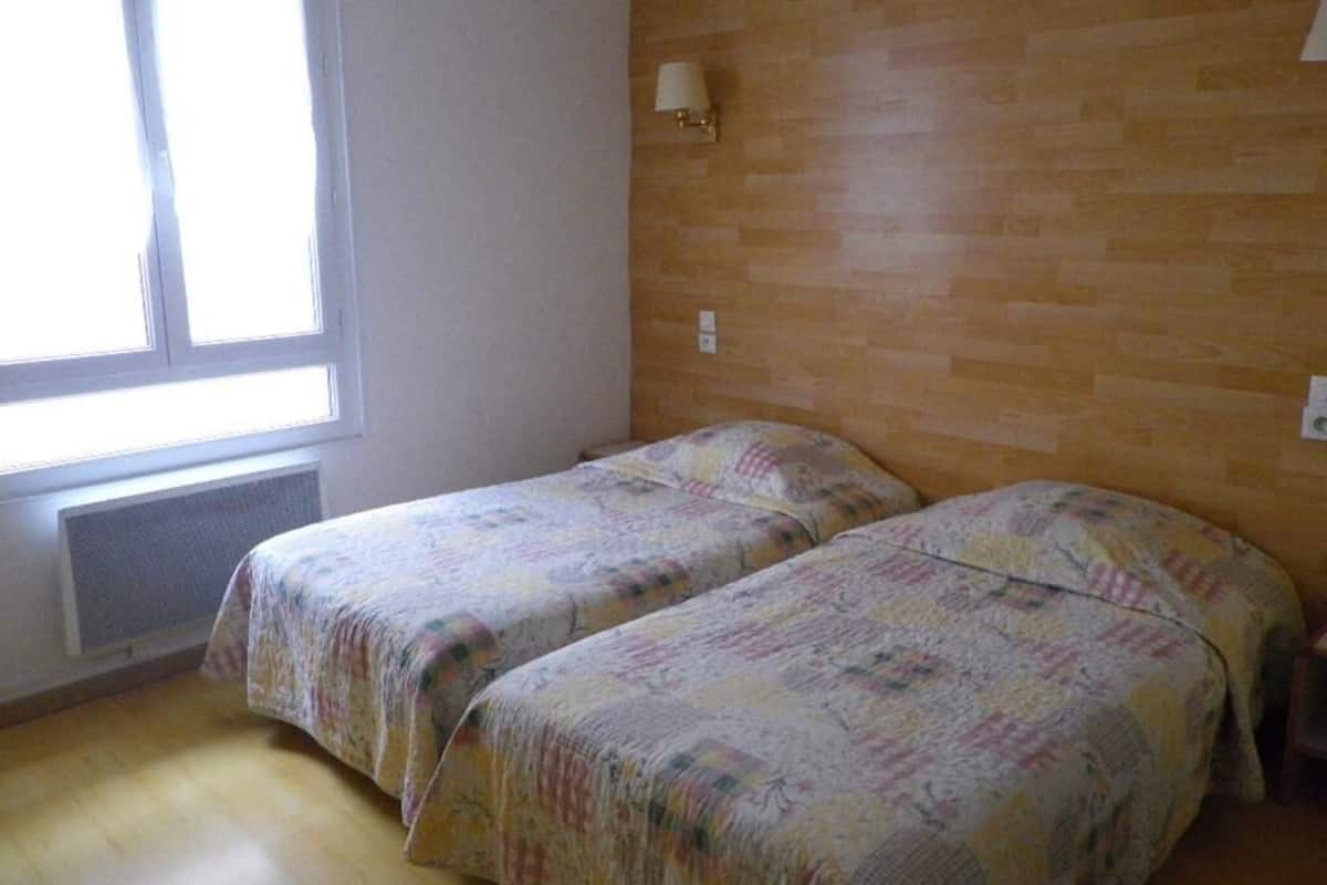 Habitación con 1 cama matrimonial o 2 individuales | Escritorio, insonorización y wifi gratis