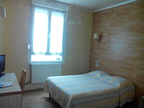Double Room | Desk, soundproofing, free WiFi - Hotel Lamartine (Dijon)