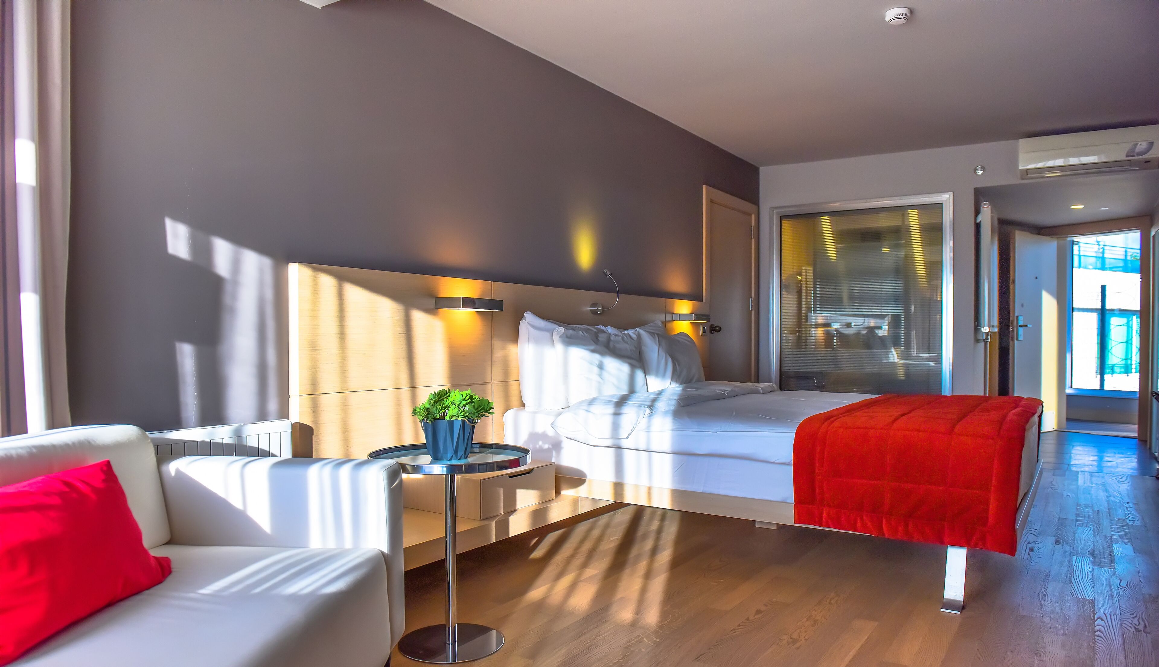 Exclusive Room | Egyptian cotton sheets, premium bedding, down comforters, minibar