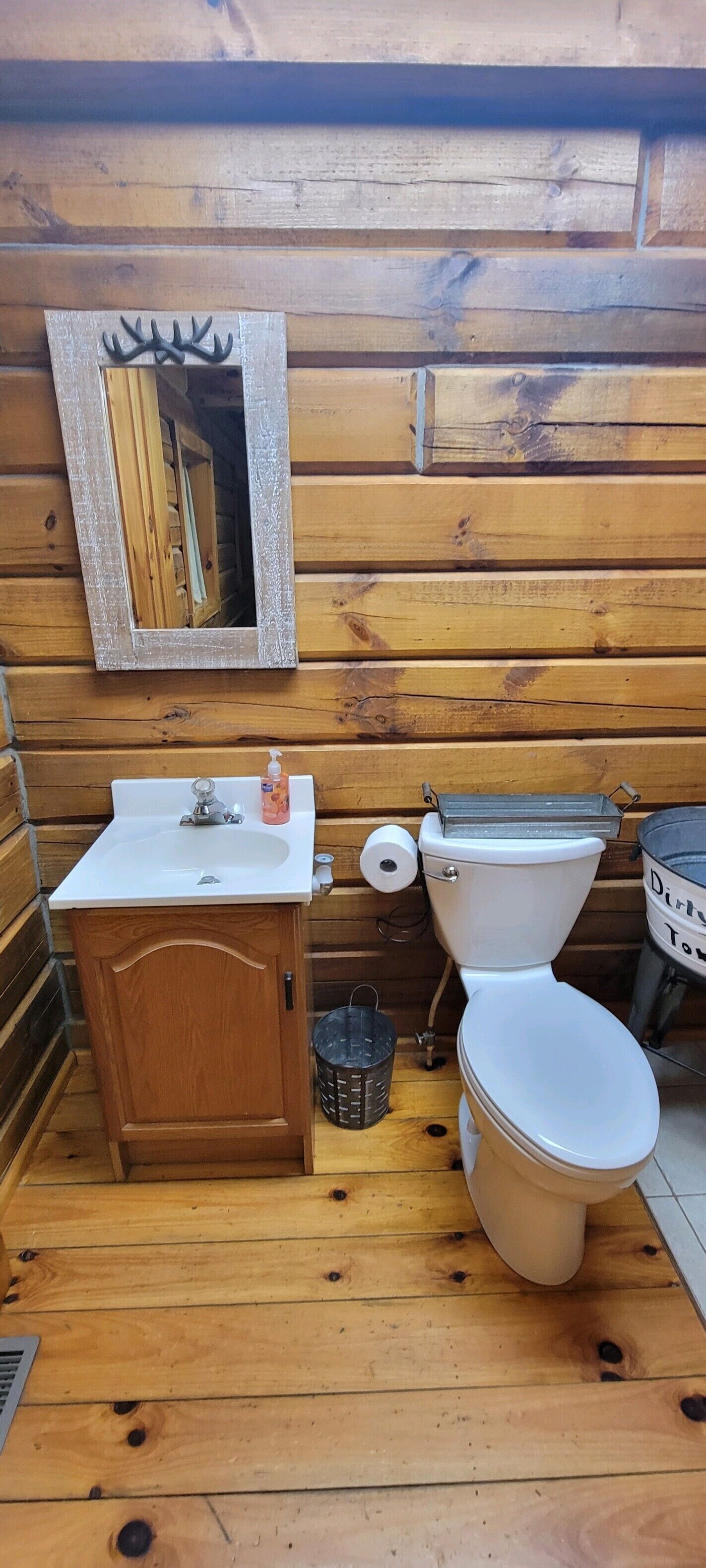 Quiet and Cozy Cabin in the woods!