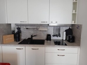 Private kitchen - Alexanderplatz Fresh Adorable Studio (Berlin)