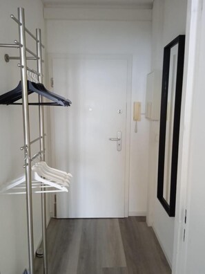 1 bedroom, iron/ironing board, free WiFi - Alexanderplatz Fresh Adorable Studio (Berlin)
