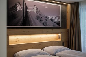 Escritorio, sistema de insonorización, cunas y wifi gratis