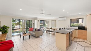 Interior - Trumpeter (Corlette)