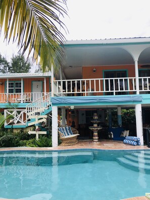 Outdoor pool - Coral Cove Inn (Placencia)