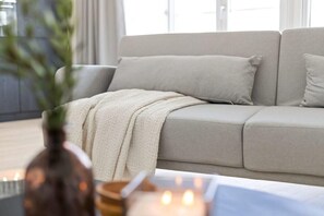 TV, stereoanlegg og kontorer