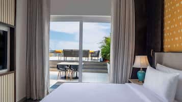 Premium bedding, down duvets, minibar, in-room safe