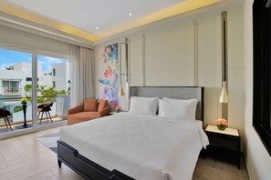 高档床上用品、羽绒被、迷你吧、客房内保险箱