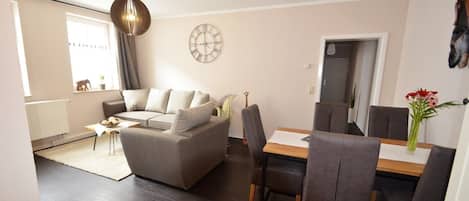 Smart TV, music library