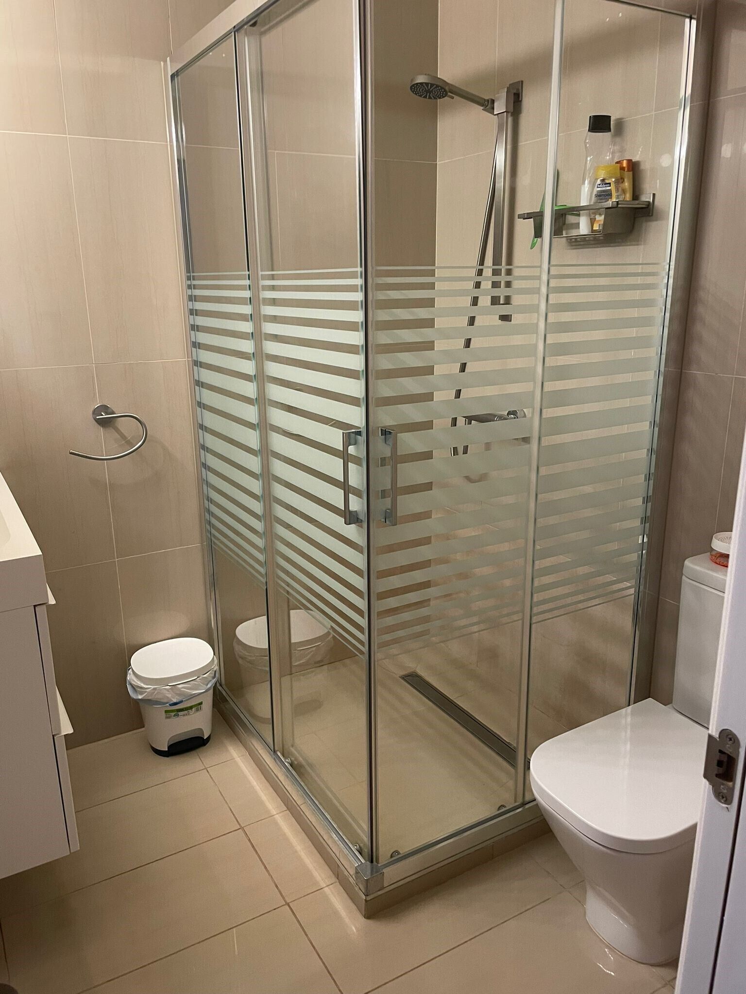 Centrally located luxury apartment located in Adeje with sea view.