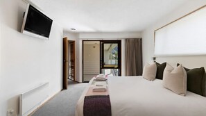 4 室のベッドルーム、アイロン / アイロン台、WiFi、ベッドシーツ