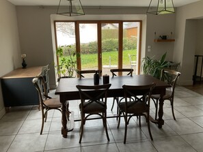 Dining - Spacious and peaceful apartment in house (Orchamps-Vennes)